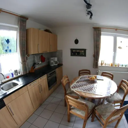 度假居 With 3 Bedrooms *